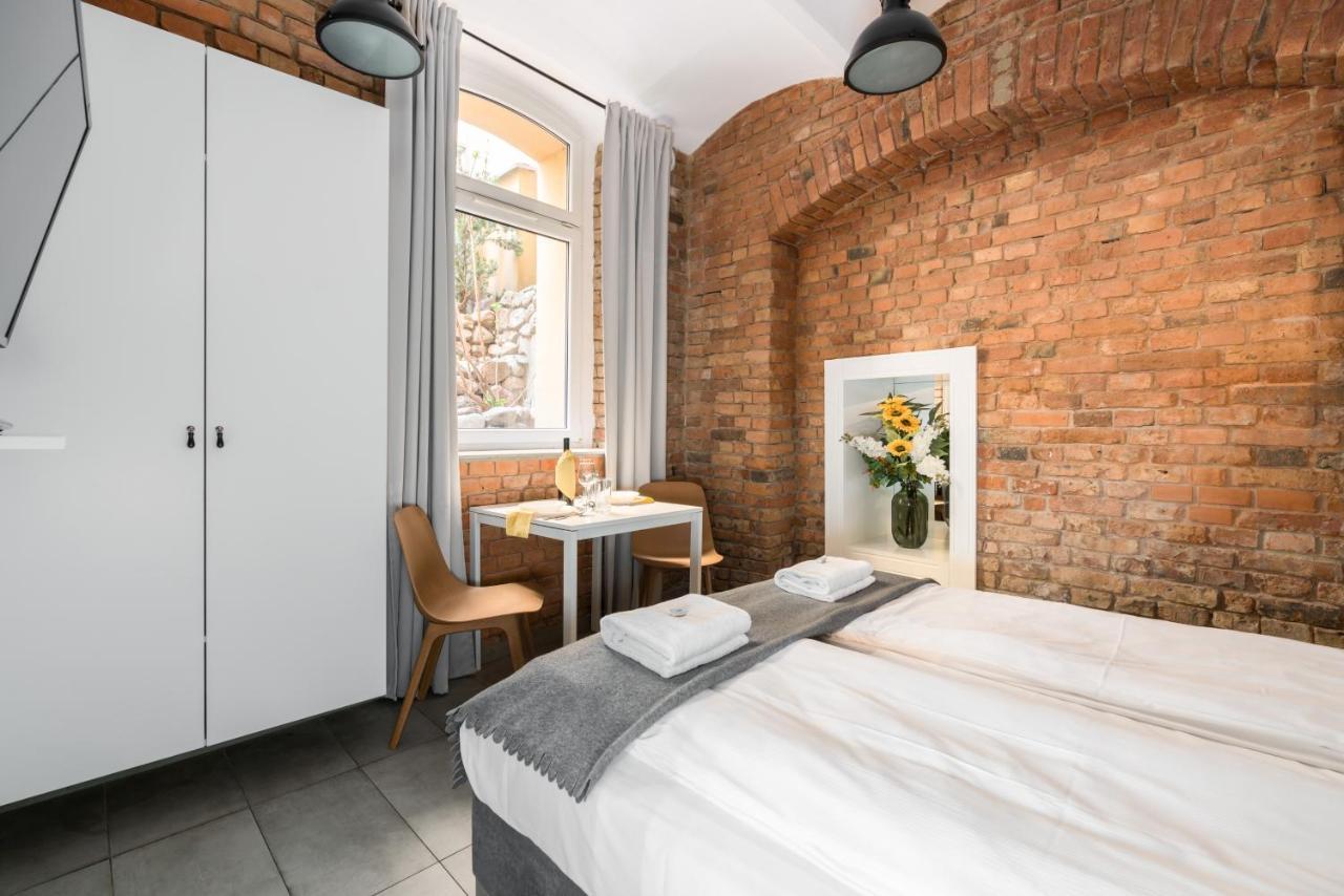 Underground Level Apartments Strzalowa By Renters Poznan Bagian luar foto